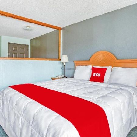 Hotel Oyo Townhouse Tulsa Woodland Hills Exterior foto